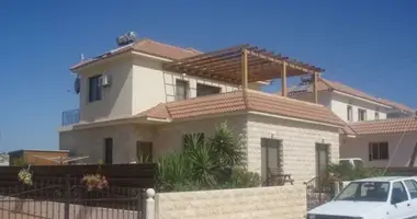Вилла 4 комнаты  с бассейном, с видом на горы в Эрими, Кипр