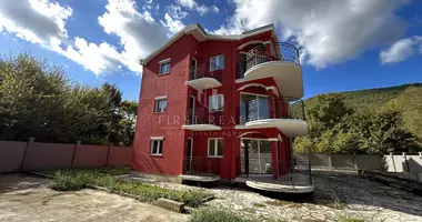 Apartamento 3 habitaciones en Lastva Grbaljska, Montenegro