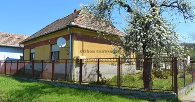 2 room house in Koetcse, Hungary