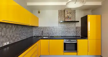 Apartamento 3 habitaciones en Minsk, Bielorrusia