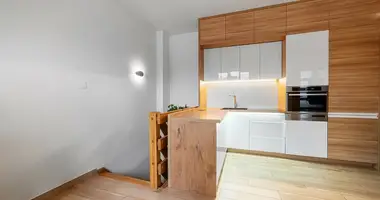 Квартира 3 комнаты в Варшава, Польша