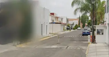 3 bedroom house in Juriquilla, Mexico
