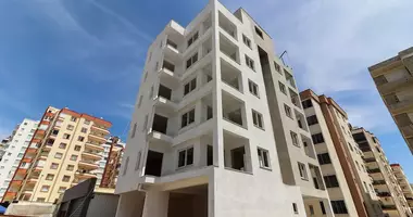 Apartamento 2 habitaciones con balcón, con airea acondicionado, con estacionamiento en Mersin, Turquía