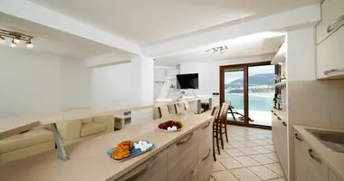 3 bedroom apartment in Rafailovici, Montenegro