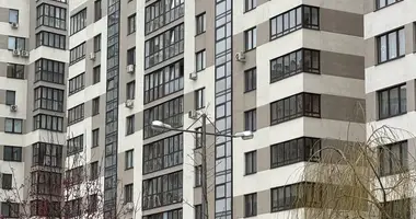 Apartamento 3 habitaciones en Minsk, Bielorrusia