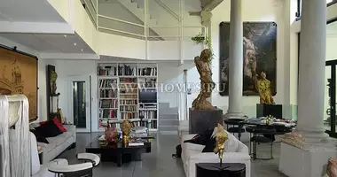 5 bedroom apartment in Metropolitan City of Florence, Italy