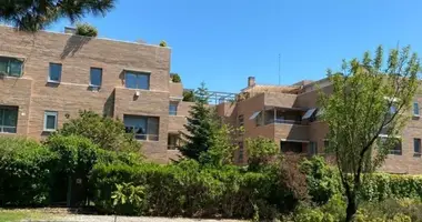 2 bedroom apartment in Madrid, Spain