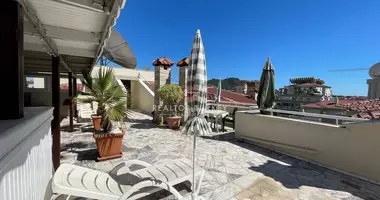 1 room apartment with furniture, with elevator, with air conditioning in Alanya, Turkey