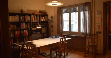 4 room apartment in Athens, Greece