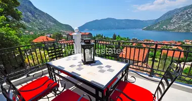 Apartamento 3 habitaciones en Risan, Montenegro