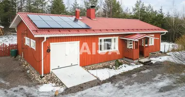 1 bedroom house in Maentsaelae, Finland