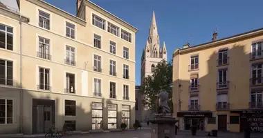 3 bedroom apartment in Metropolitan France, France