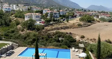 Villa 3 chambres avec Fenêtres double vitrage, avec Balcon, avec Meublesd dans Agios Epiktitos, Chypre du Nord