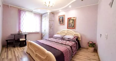 Apartamento 3 habitaciones con Balcón, con Amueblado, con Ascensor en Minsk, Bielorrusia