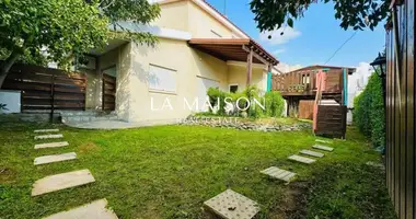 Casa 4 habitaciones con Aire acondicionado, con Jardín, con Barbacoa en Strovolos, Chipre