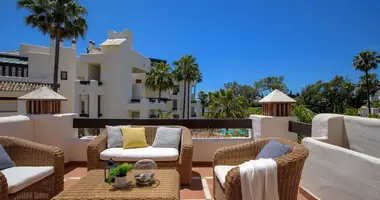3 bedroom apartment in Estepona, Spain