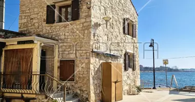 Casa 3 habitaciones en Monterol, Croacia