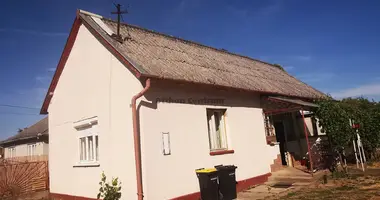2 room house in Fueloep, Hungary