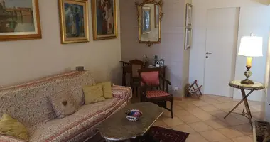 Reihenhaus in Viareggio, Italien