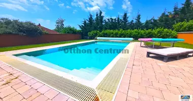 5 room house in orbottyan, Hungary