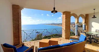 4 bedroom apartment in Casares, Spain
