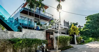 Villa 13 Zimmer mit guter Zustand, mit Bergblick in Phuket, Thailand