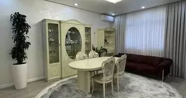 Квартира 4 комнаты с балконом, с мебелью, с кондиционером в Ташкент, Узбекистан