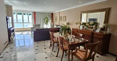 Mieszkanie 4 pokoi w Benidorm, Hiszpania