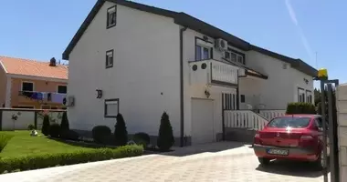 Casa 9 habitaciones en Podgorica, Montenegro