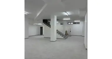 Se vende espacio comercial en el nivel -1, Plazh, Durrës en Durres, Albania