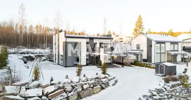 Casa 7 habitaciones en Jyvaeskylae sub-region, Finlandia