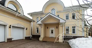 8 room house in Kokoshkino settlement, Russia