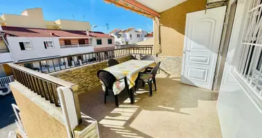 Bungalow 3 pokoi z Nad morzem w Torrevieja, Hiszpania