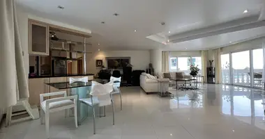 Condo 3 bedrooms with Balcony, with Elevator, with Air conditioner in Na Kluea, Thailand