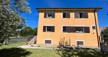 Hotel 360 m² in Rabac, Croatia