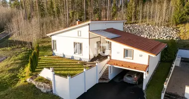 Casa 5 habitaciones en Jyvaeskylae sub-region, Finlandia