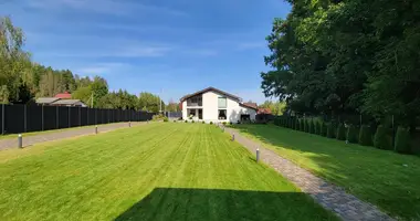 Maison dans Astrasyckaharadocki siel ski Saviet, Biélorussie