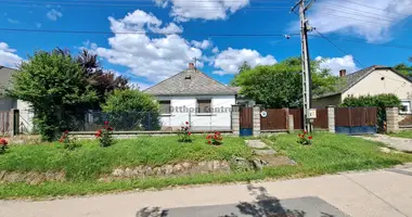 2 room house in Kaptalantoti, Hungary