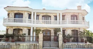 Villa 7 habitaciones con Piscina en Municipio de Means Neighborhood, Chipre