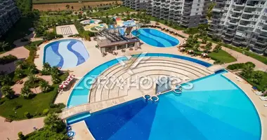 Apartamento 3 habitaciones con aparcamiento, con ascensor, con vista al mar en Mersin, Turquía