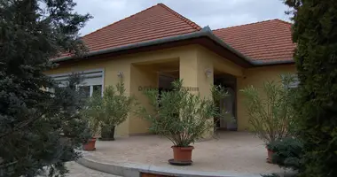 Casa 3 habitaciones en Goedoello, Hungría