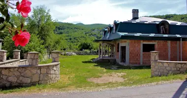 Квартира 2 спальни в Цетинье, Черногория