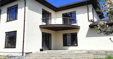 5 room house in Tairove, Ukraine