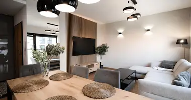 Wohnung 2 Schlafzimmer in Warschau, Polen