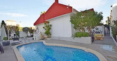 Villa 3 bedrooms with Air conditioner, with Terrace, with Central heating in Torrevieja, Spain
