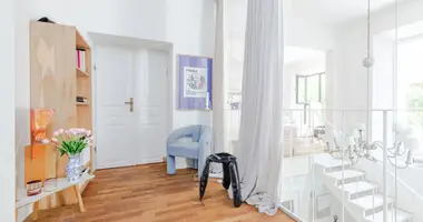 Mieszkanie 5 pokojów w Warszawa, Polska