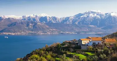 Grundstück in Lustica, Montenegro