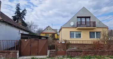 3 room house in Szeremle, Hungary