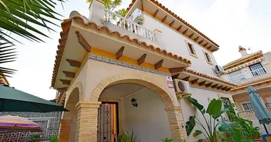 Villa  con Aire acondicionado, con Vistas al mar, con Terraza en Torrevieja, España