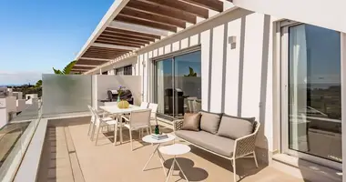 2 bedroom apartment in Estepona, Spain